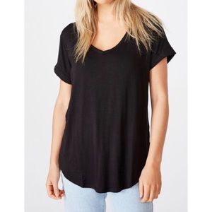 NWT COTTON ON KARLY V NECK TOP BEAUTIFUL SHORT NEW